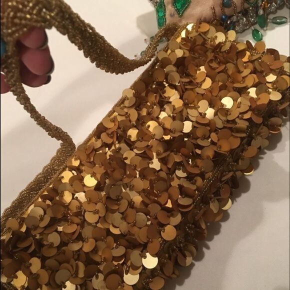 Golden Clutch  - Picture 1 of 3
